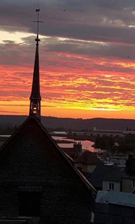 Au Coeur De Sainte Catherine Онфльор Екстериор снимка